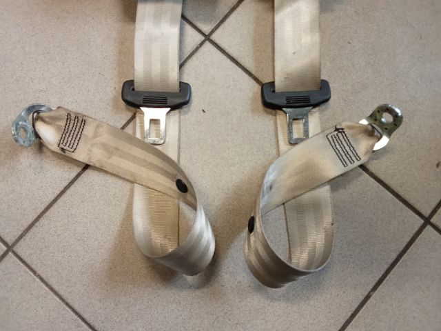 bontott AUDI A4 B8 Hátsó Biztonsági Öv Szett