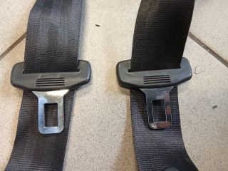 bontott AUDI A4 B8 Hátsó Biztonsági Öv Szett