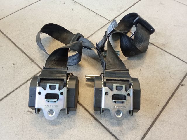 bontott AUDI A4 B8 Hátsó Biztonsági Öv Szett