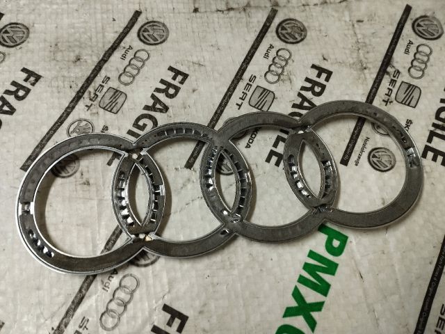 bontott AUDI A4 B8 Hátsó Embléma