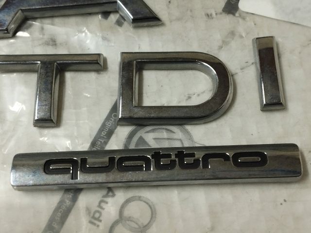 bontott AUDI A4 B8 Hátsó Embléma