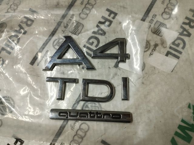 bontott AUDI A4 B8 Hátsó Embléma