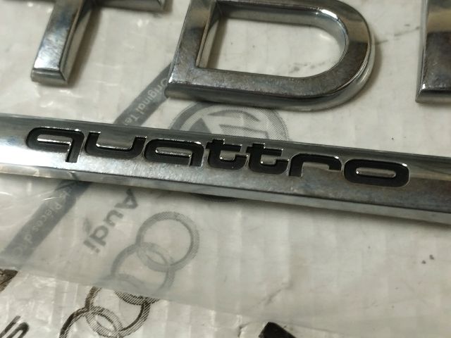 bontott AUDI A4 B8 Hátsó Embléma