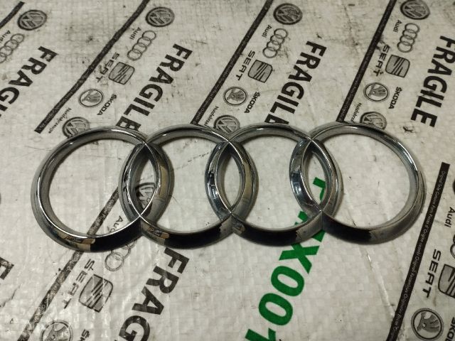 bontott AUDI A4 B8 Hátsó Embléma