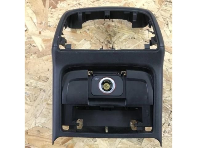 bontott AUDI A4 B8 Hátsó Hamutartó