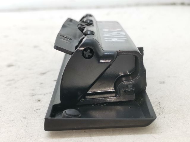 bontott AUDI A4 B8 Hátsó Hamutartó