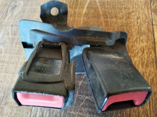 bontott AUDI A4 B8 Hátsó középső Biztonsági Öv Csat