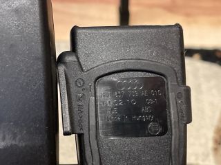 bontott AUDI A4 B8 Hátsó középső Biztonsági Öv Csat