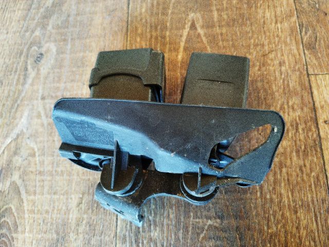 bontott AUDI A4 B8 Hátsó középső Biztonsági Öv Csat