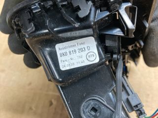 bontott AUDI A4 B8 Hátsó középső Szellőző