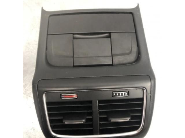 bontott AUDI A4 B8 Hátsó középső Szellőző