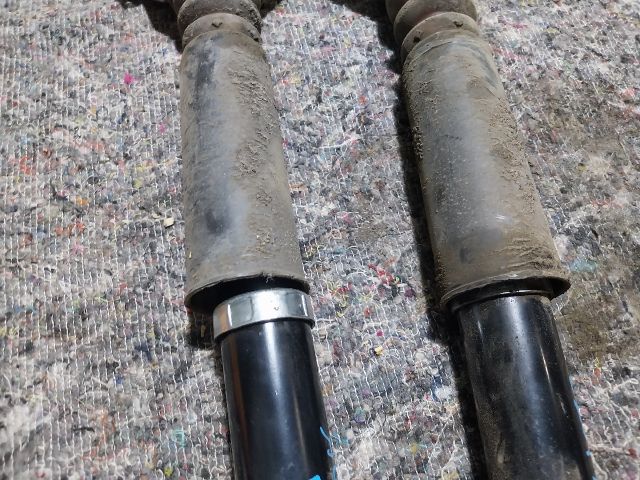 bontott AUDI A4 B8 Hátsó Lengéscsillapító (Pozíciófüggetlen)