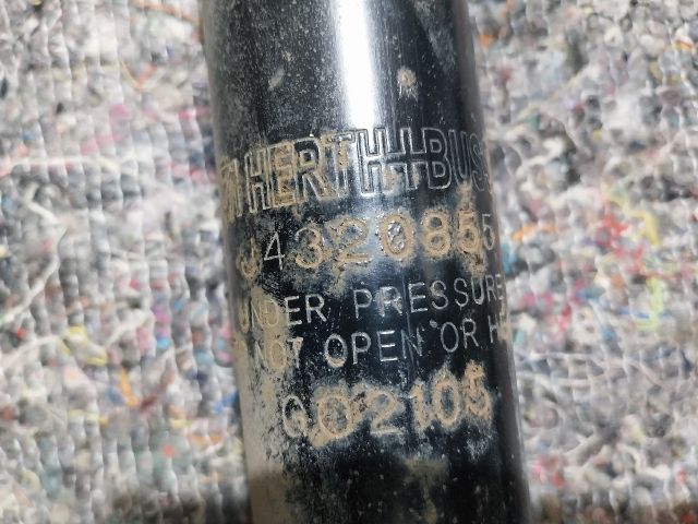 bontott AUDI A4 B8 Hátsó Lengéscsillapító (Pozíciófüggetlen)