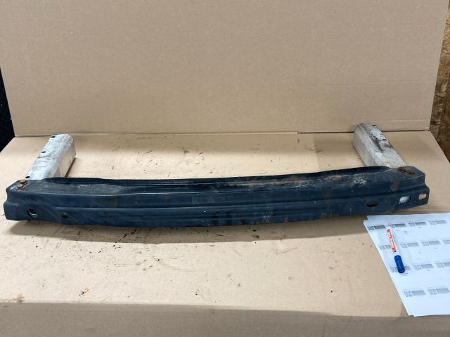 bontott AUDI A4 B8 Hátsó Lökhárító Merevítő (Fém)