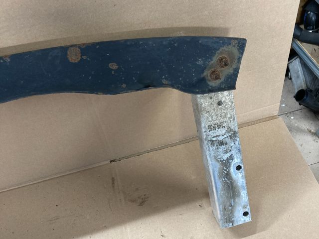 bontott AUDI A4 B8 Hátsó Lökhárító Merevítő (Fém)