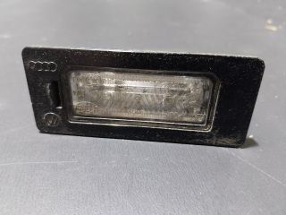 bontott AUDI A4 B8 Hátsó Rendszámtábla Világítás