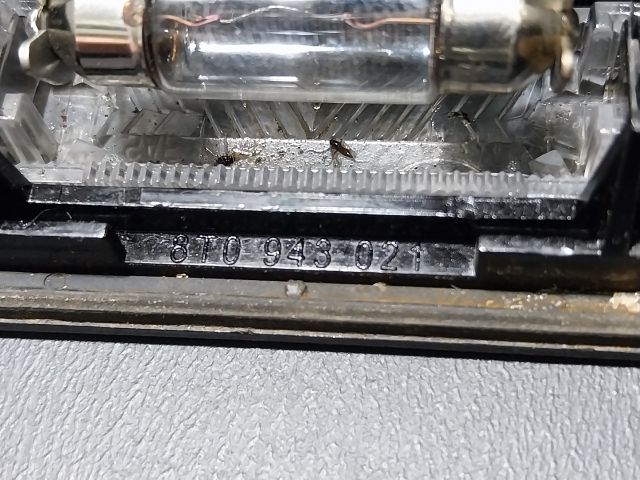 bontott AUDI A4 B8 Hátsó Rendszámtábla Világítás