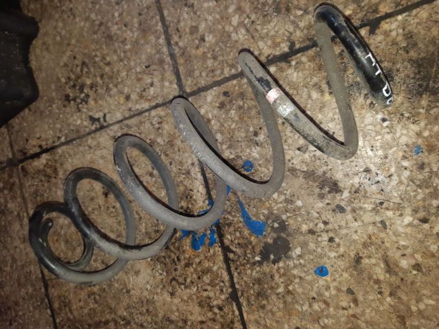 bontott AUDI A4 B8 Hátsó Rugó