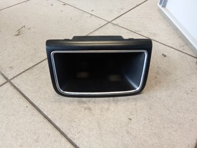 bontott AUDI A4 B8 Hátsó Tároló Rekesz