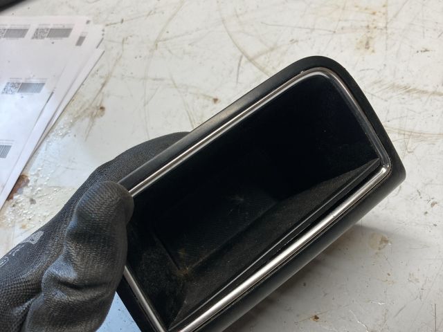 bontott AUDI A4 B8 Hátsó Tároló Rekesz