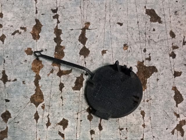 bontott AUDI A4 B8 Hátsó Vonószem Burkolat