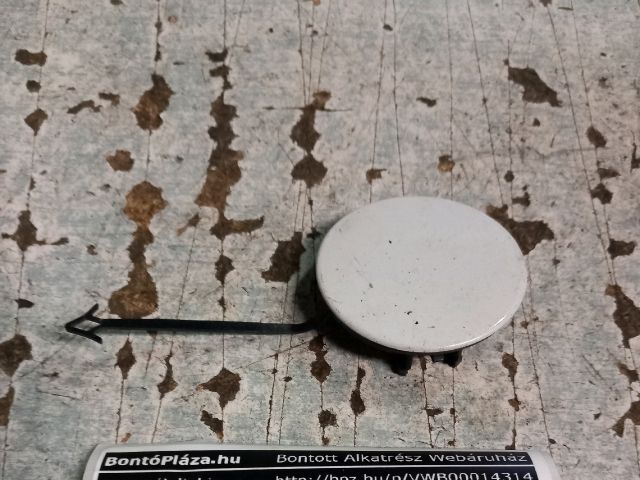 bontott AUDI A4 B8 Hátsó Vonószem Burkolat