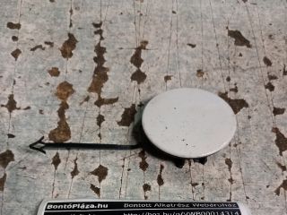 bontott AUDI A4 B8 Hátsó Vonószem Burkolat