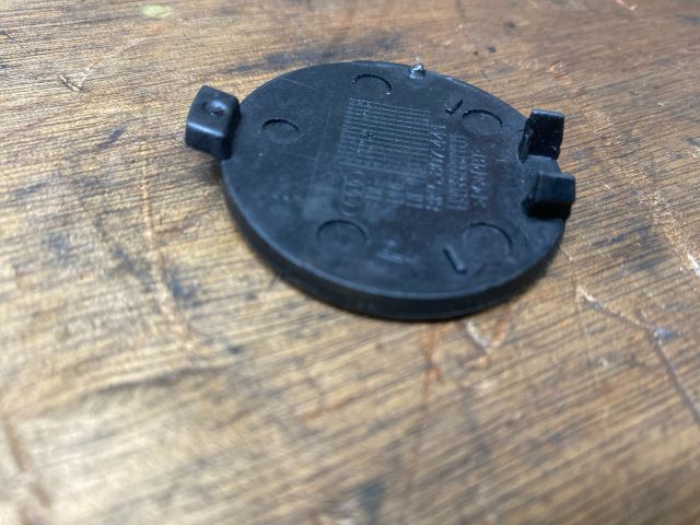 bontott AUDI A4 B8 Hátsó Vonószem Burkolat