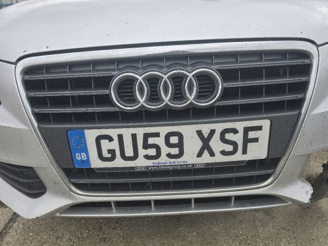 bontott AUDI A4 B8 Hűtőrács