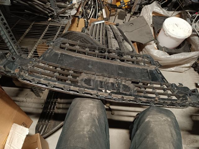 bontott AUDI A4 B8 Hűtőrács