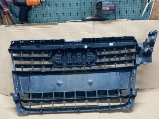 bontott AUDI A4 B8 Hűtőrács