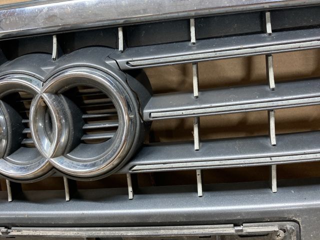 bontott AUDI A4 B8 Hűtőrács