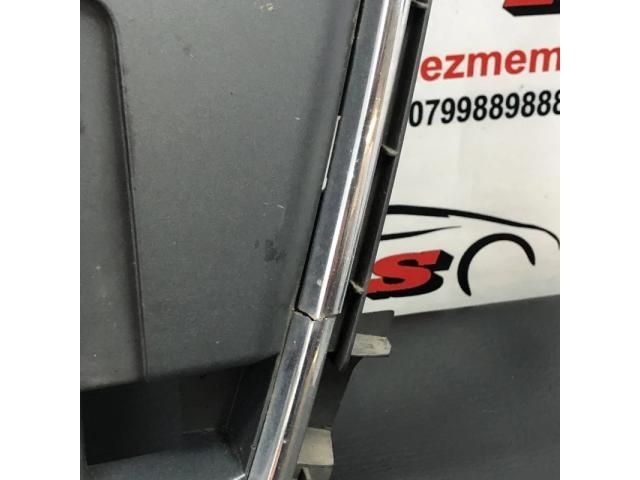 bontott AUDI A4 B8 Hűtőrács