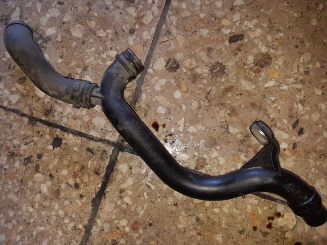 bontott AUDI A4 B8 Hűtővíz Elosztó Cső