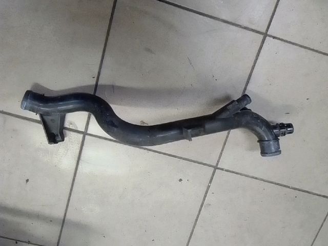 bontott AUDI A4 B8 Hűtővíz Elosztó Cső