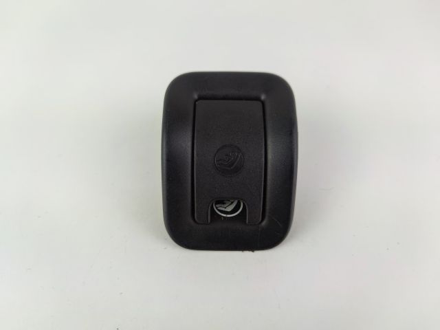 bontott AUDI A4 B8 Isofix Rögzítő Burkolat