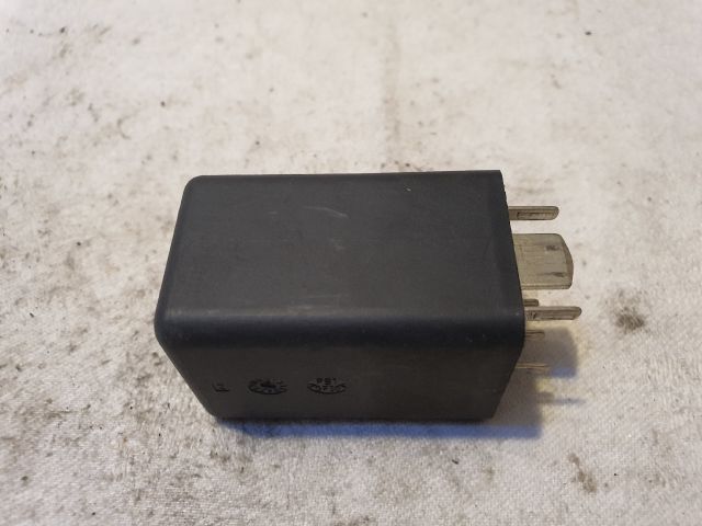 bontott AUDI A4 B8 Izzító Relé