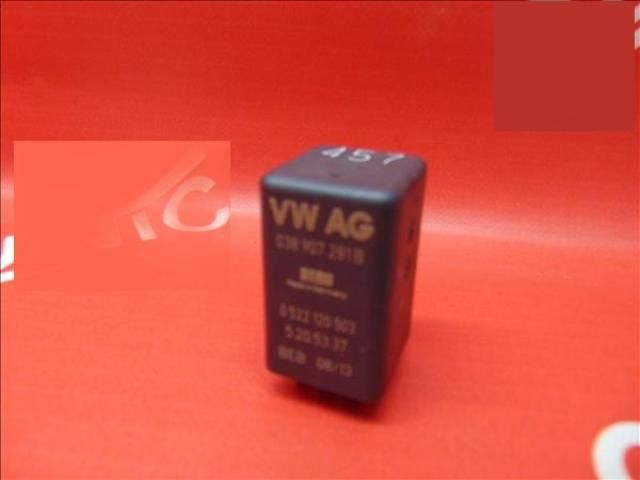 bontott AUDI A4 B8 Izzító Relé