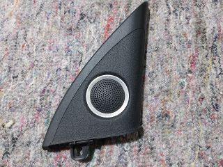 bontott AUDI A4 B8 Jobb A Oszlop Hangszóró Burkolat