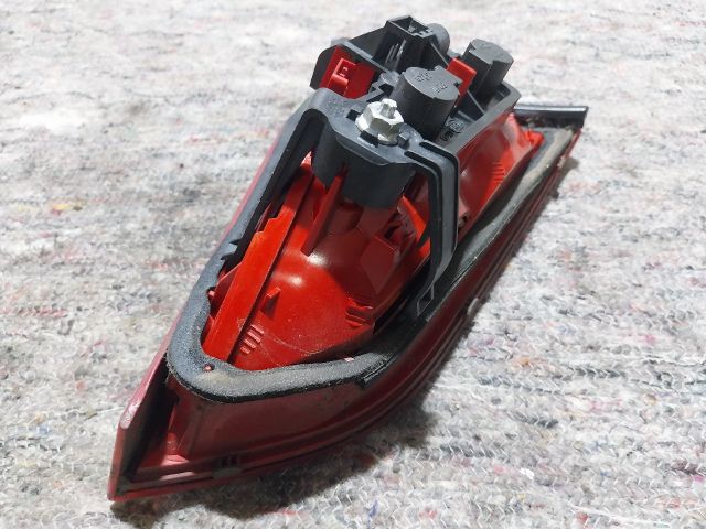 bontott AUDI A4 B8 Jobb Belső Hátsó Lámpa