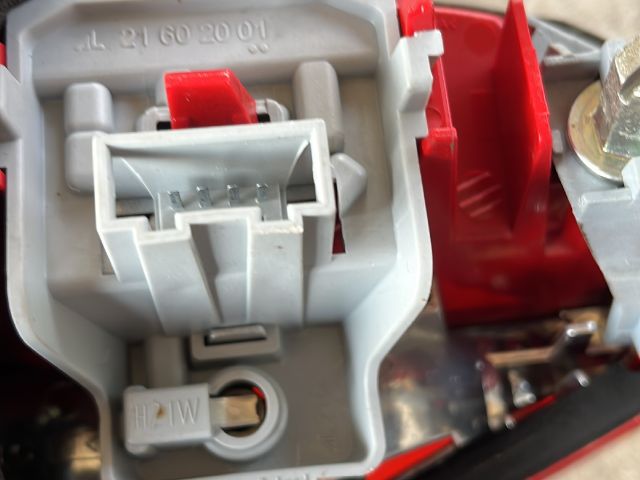 bontott AUDI A4 B8 Jobb Belső Hátsó Lámpa