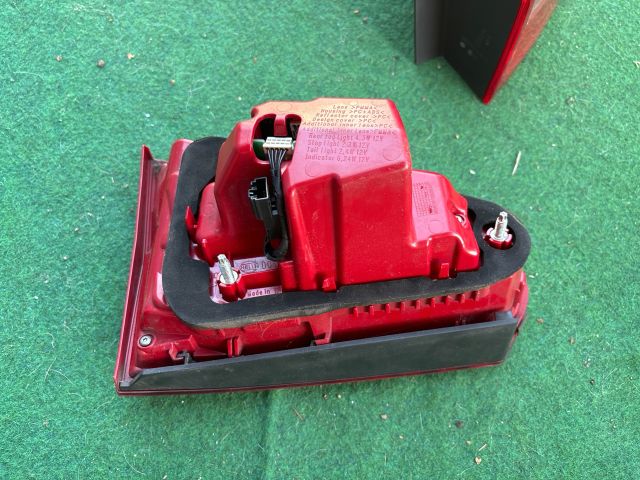 bontott AUDI A4 B8 Jobb Belső Hátsó Lámpa