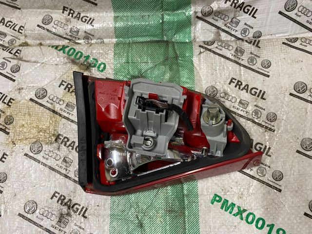 bontott AUDI A4 B8 Jobb Belső Hátsó Lámpa