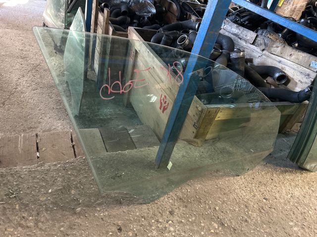 bontott AUDI A4 B8 Jobb első Ablak