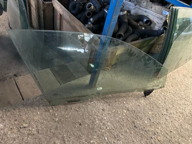 bontott AUDI A4 B8 Jobb első Ablak