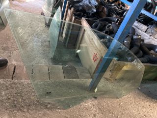 bontott AUDI A4 B8 Jobb első Ablak