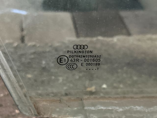 bontott AUDI A4 B8 Jobb első Ablak