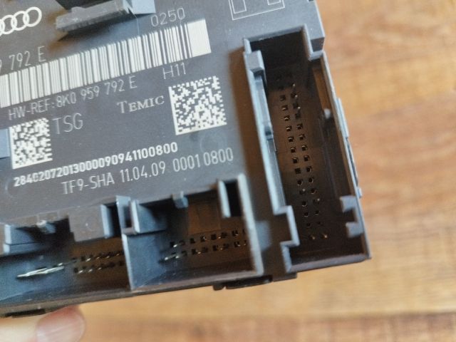 bontott AUDI A4 B8 Jobb első Ablakemelő Elektronika