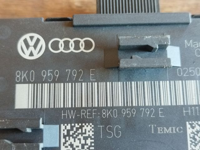 bontott AUDI A4 B8 Jobb első Ablakemelő Elektronika