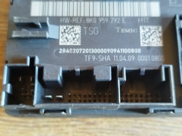 bontott AUDI A4 B8 Jobb első Ablakemelő Elektronika